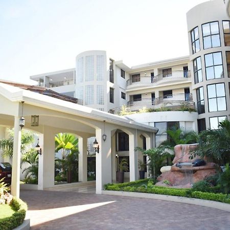 פורט-או-פרינס Constellation Hotel מראה חיצוני תמונה