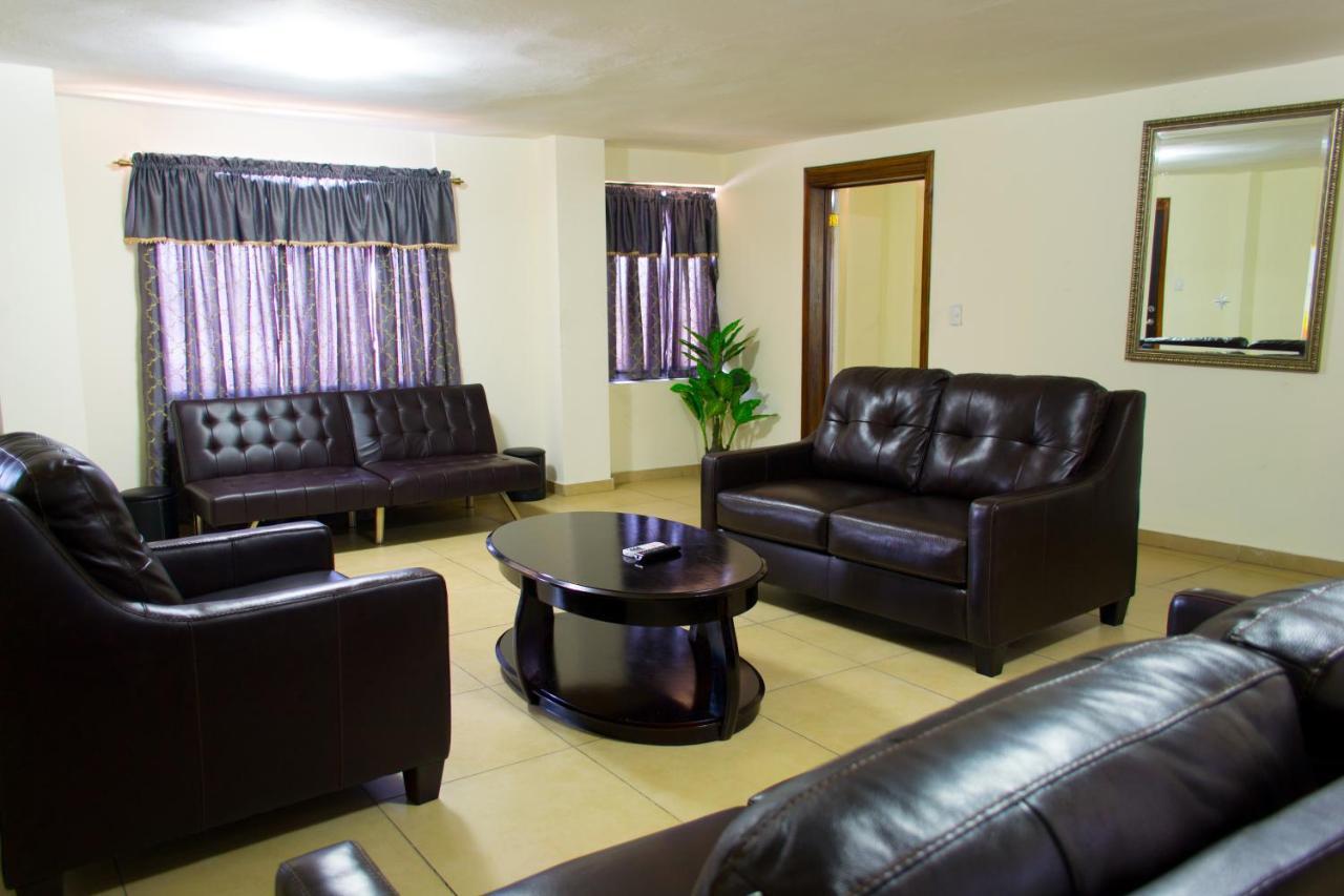פורט-או-פרינס Constellation Hotel מראה חיצוני תמונה