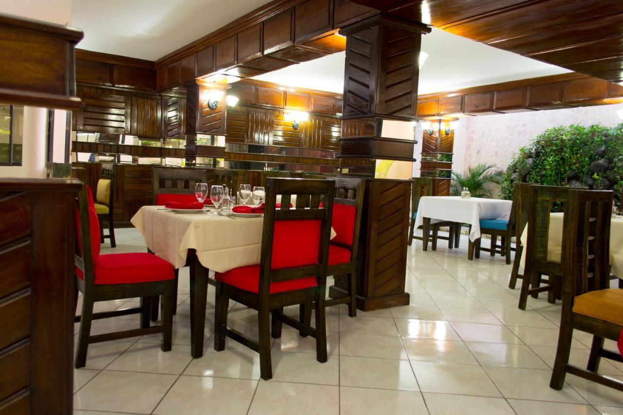 פורט-או-פרינס Constellation Hotel מראה חיצוני תמונה