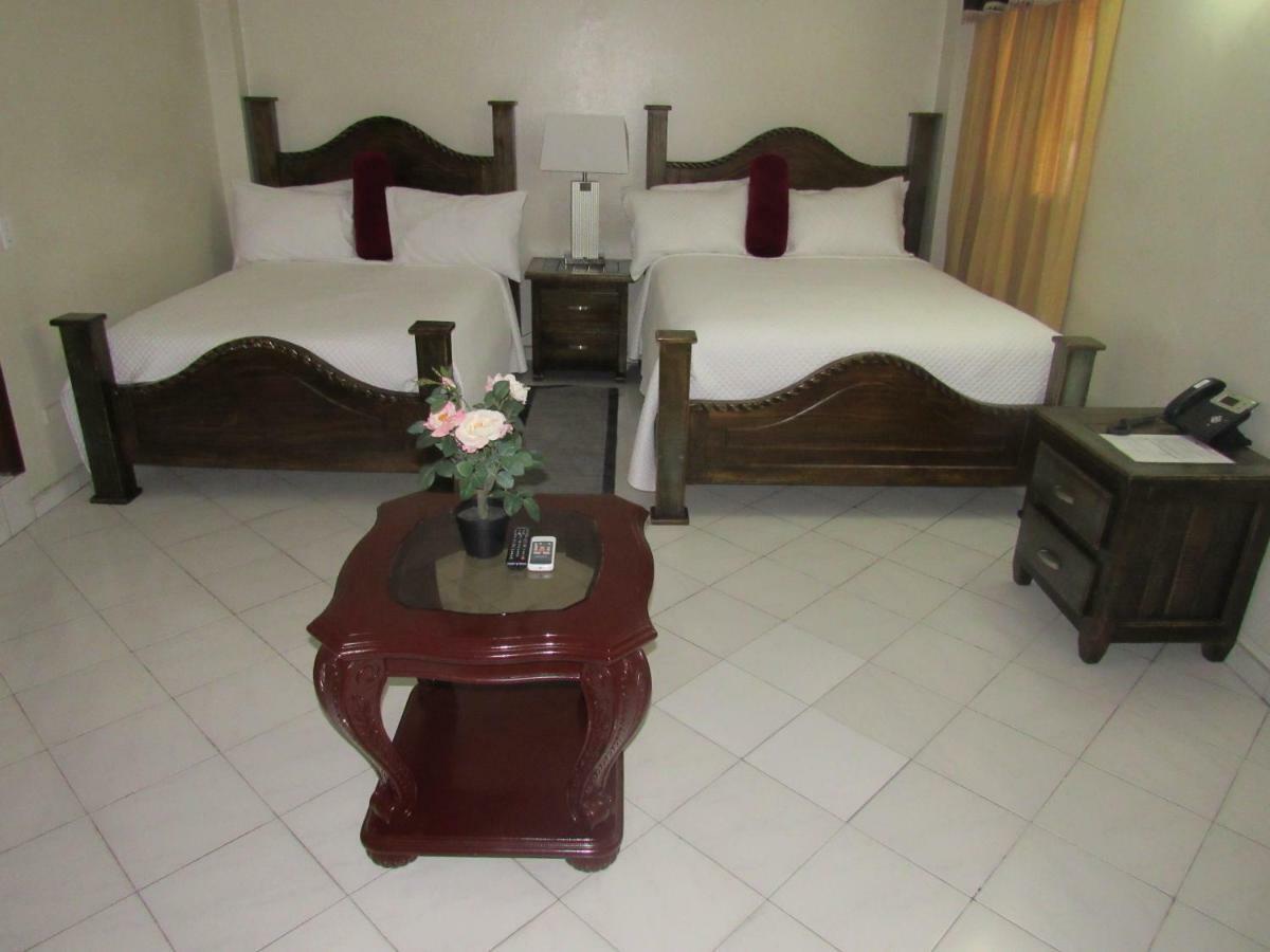 פורט-או-פרינס Constellation Hotel מראה חיצוני תמונה