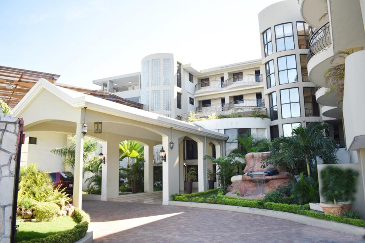 פורט-או-פרינס Constellation Hotel מראה חיצוני תמונה